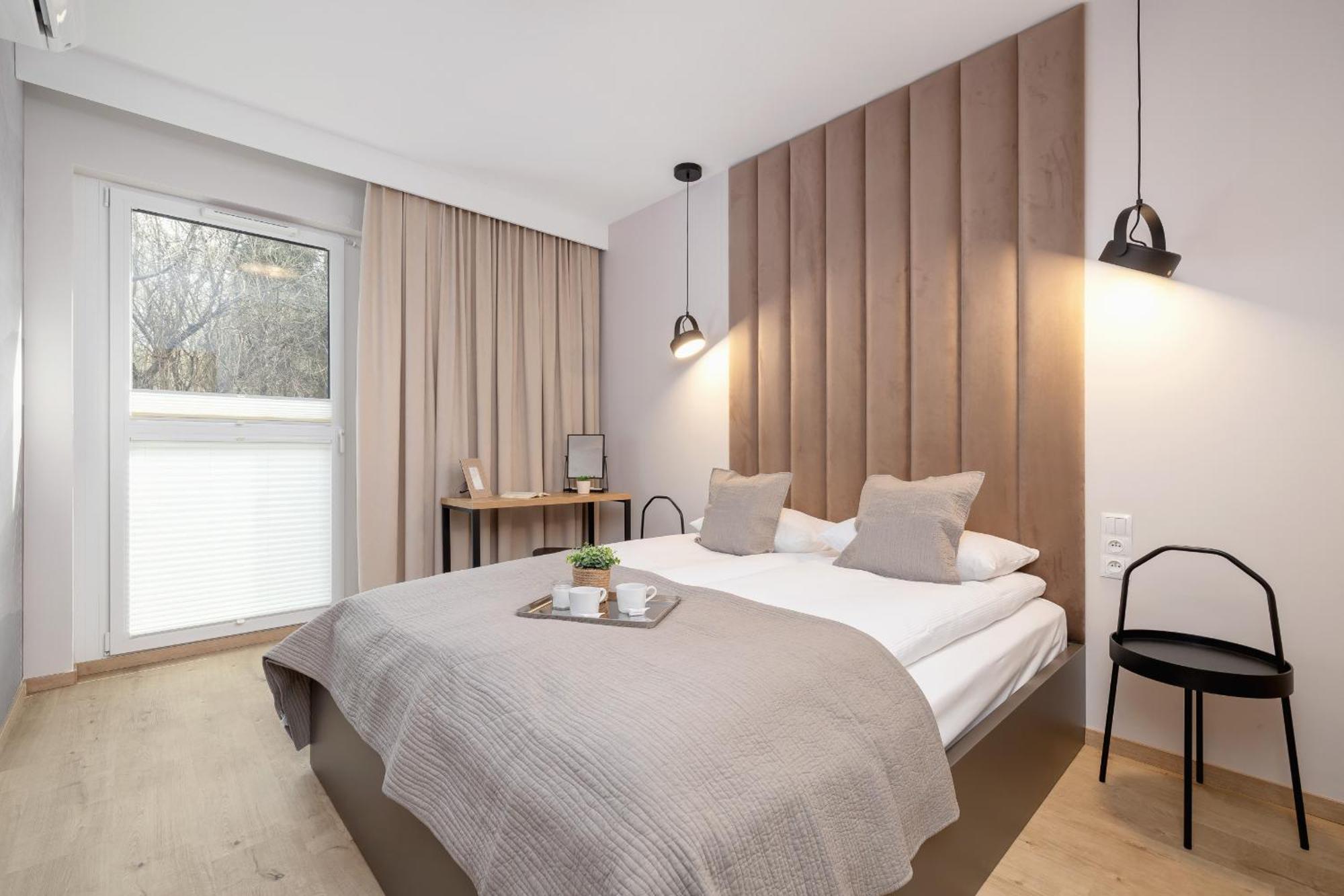 Bright Apartment In Krakow With Garden, Air Conditioning, Parking And Desk By Renters Prestige מראה חיצוני תמונה