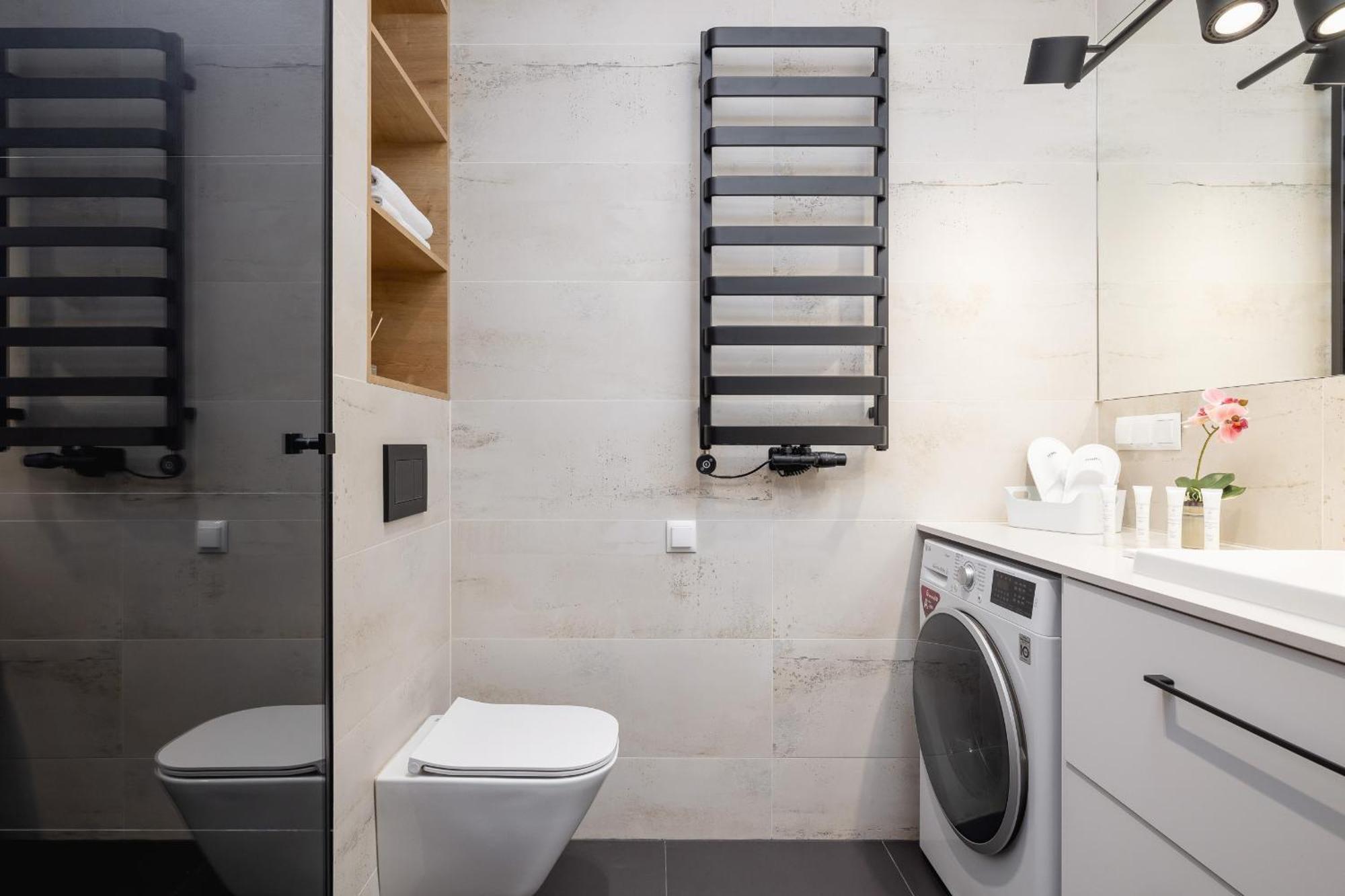 Bright Apartment In Krakow With Garden, Air Conditioning, Parking And Desk By Renters Prestige מראה חיצוני תמונה