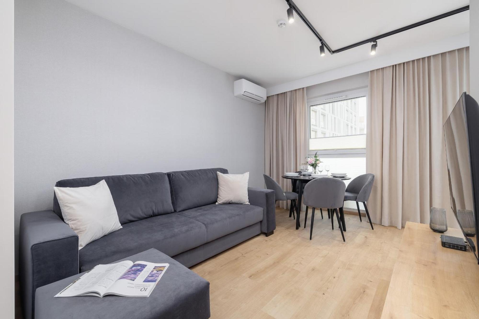 Bright Apartment In Krakow With Garden, Air Conditioning, Parking And Desk By Renters Prestige מראה חיצוני תמונה