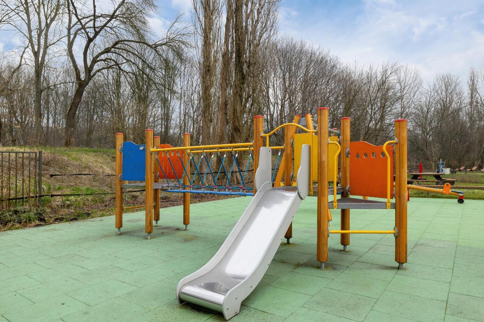 Bright Apartment In Krakow With Garden, Air Conditioning, Parking And Desk By Renters Prestige מראה חיצוני תמונה
