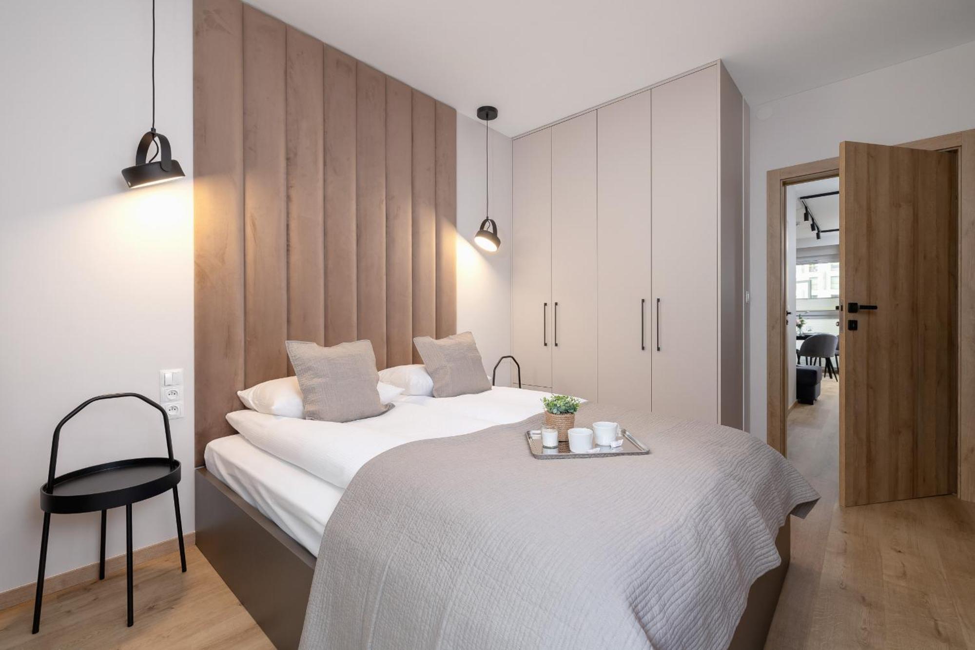 Bright Apartment In Krakow With Garden, Air Conditioning, Parking And Desk By Renters Prestige מראה חיצוני תמונה