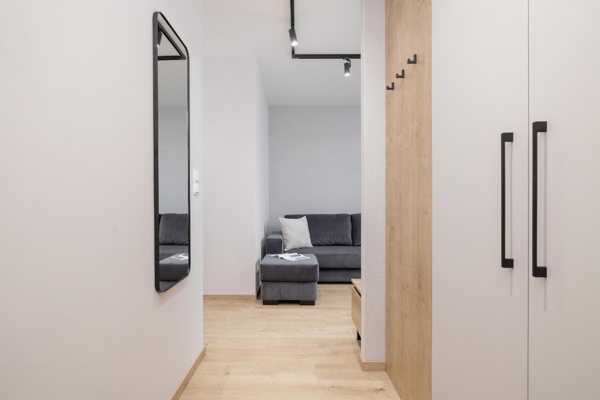 Bright Apartment In Krakow With Garden, Air Conditioning, Parking And Desk By Renters Prestige מראה חיצוני תמונה
