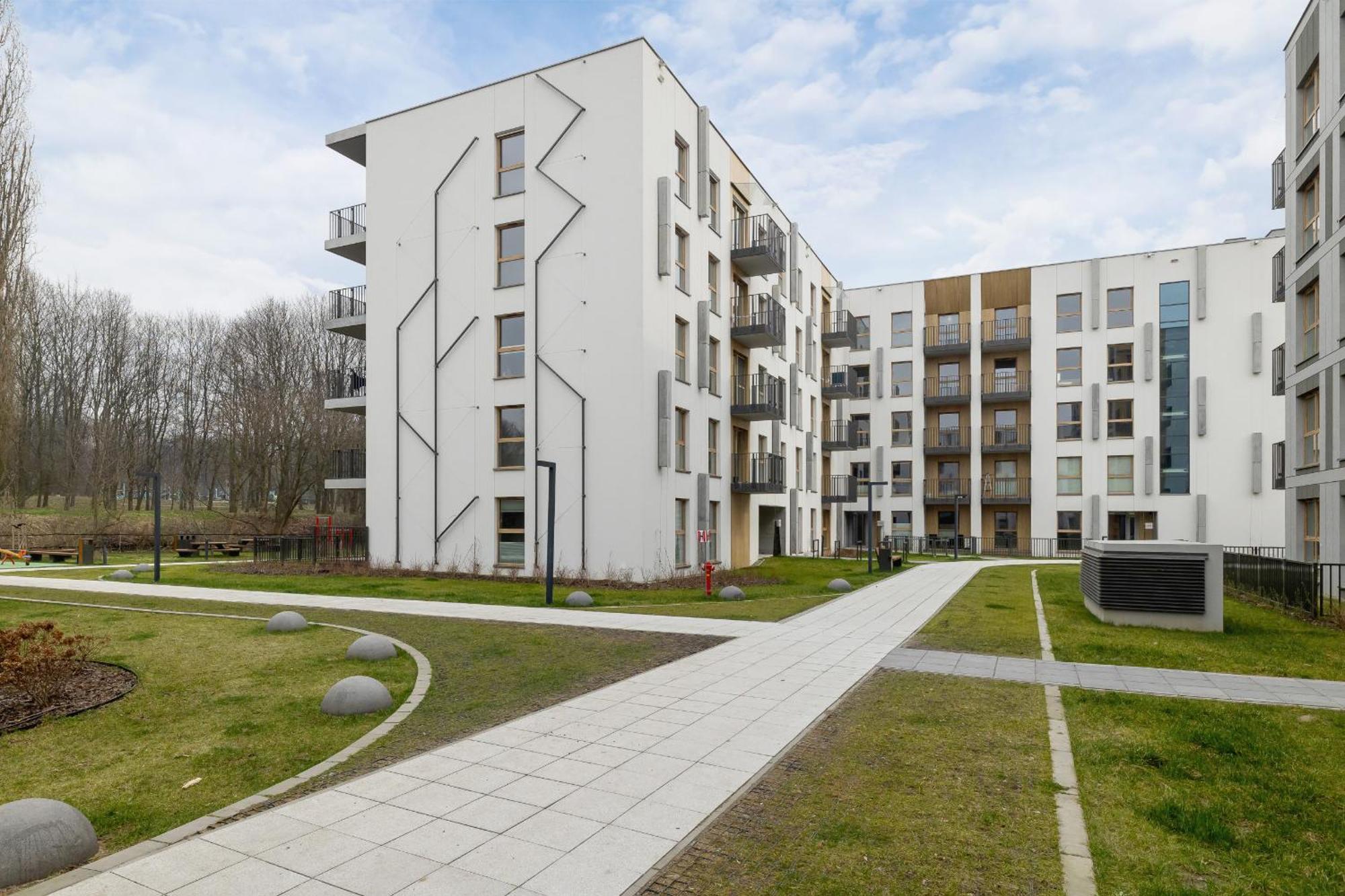 Bright Apartment In Krakow With Garden, Air Conditioning, Parking And Desk By Renters Prestige מראה חיצוני תמונה