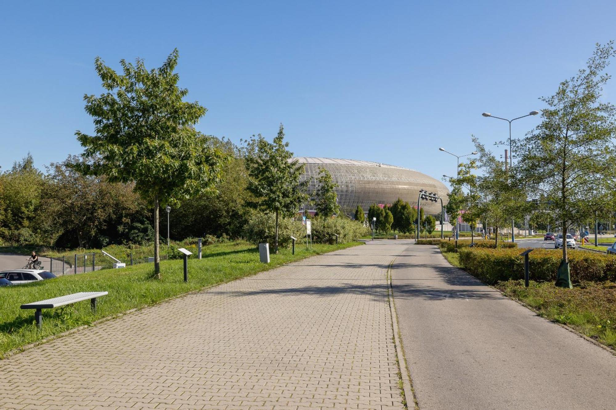Bright Apartment In Krakow With Garden, Air Conditioning, Parking And Desk By Renters Prestige מראה חיצוני תמונה