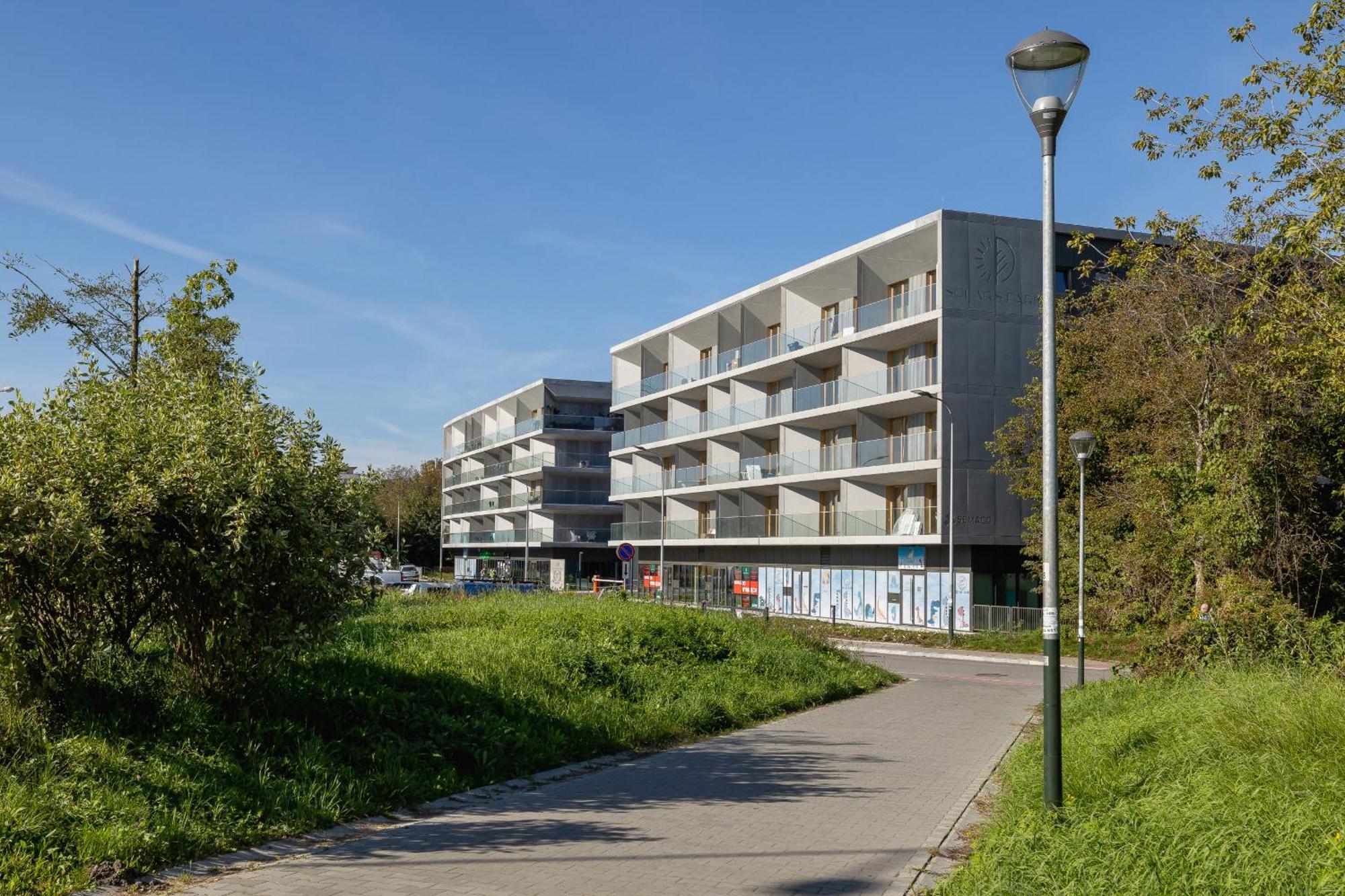 Bright Apartment In Krakow With Garden, Air Conditioning, Parking And Desk By Renters Prestige מראה חיצוני תמונה