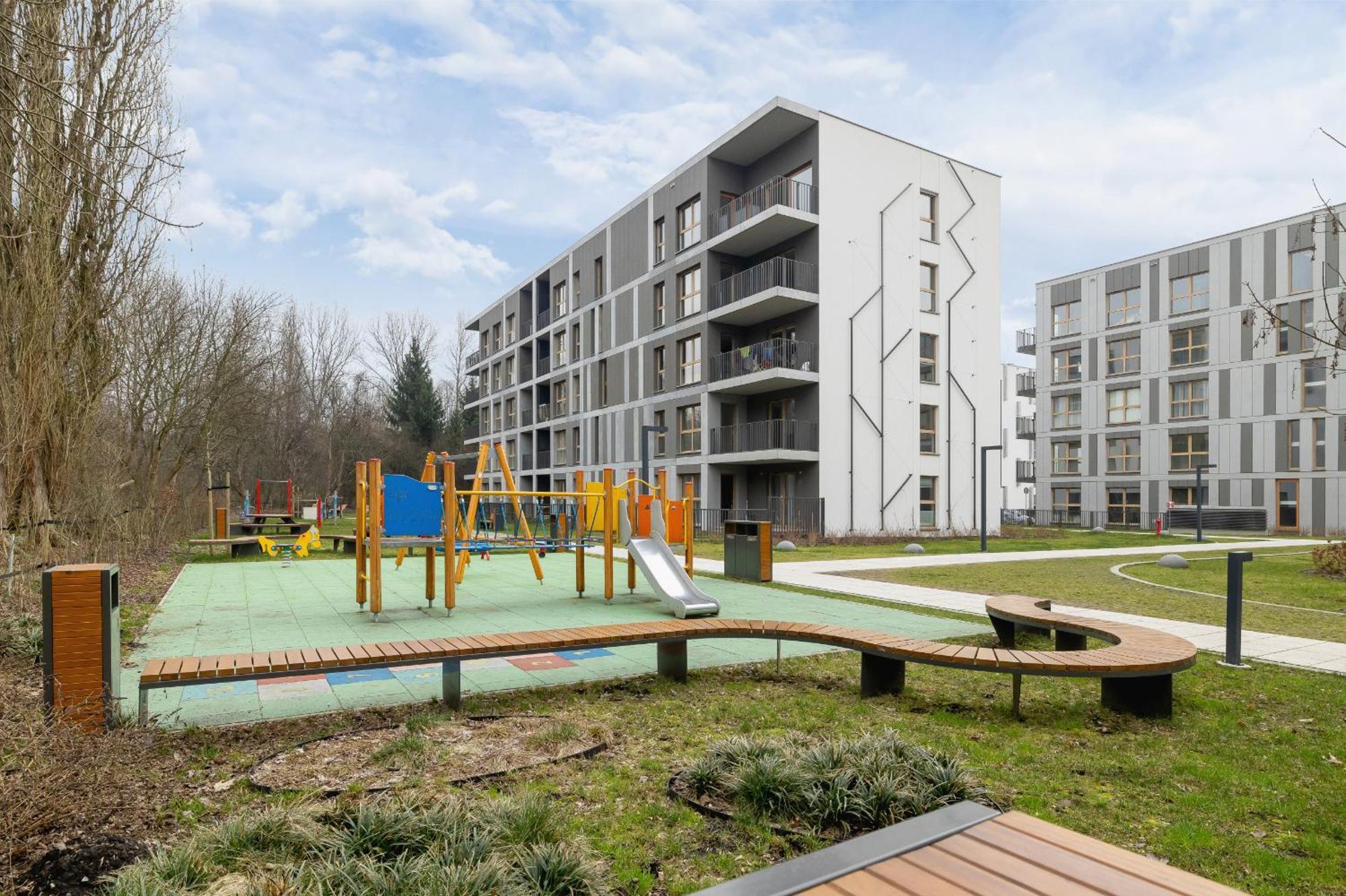 Bright Apartment In Krakow With Garden, Air Conditioning, Parking And Desk By Renters Prestige מראה חיצוני תמונה